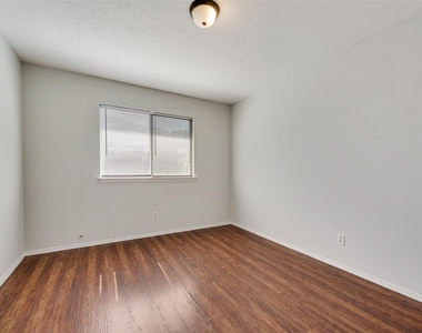8028 Texridge Drive - Photo Thumbnail 18