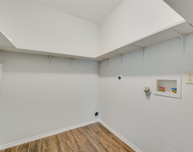 8028 Texridge Drive - Photo Thumbnail 21