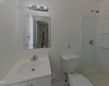 20420 N 14th Lane - Photo Thumbnail 7