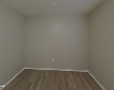 1353 S Sabino Drive - Photo Thumbnail 7