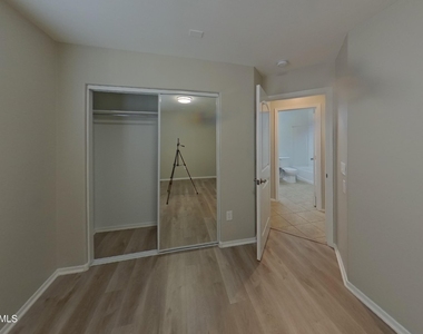 1353 S Sabino Drive - Photo Thumbnail 8