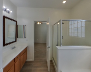 17307 W Monroe Street - Photo Thumbnail 8
