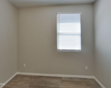 17307 W Monroe Street - Photo Thumbnail 11