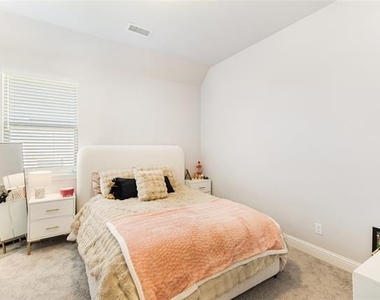 209 Chesapeake Drive - Photo Thumbnail 15