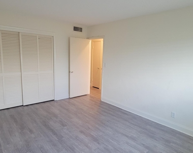 2110 Ne 39th Street - Photo Thumbnail 9