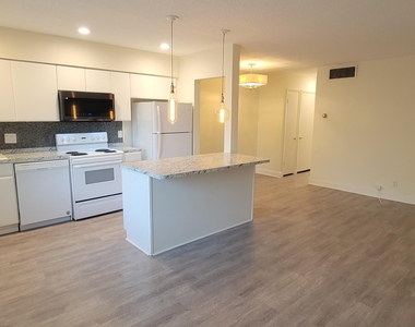 2110 Ne 39th Street - Photo Thumbnail 6