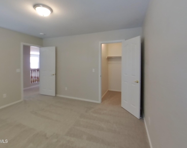 638 W Racine Loop - Photo Thumbnail 14