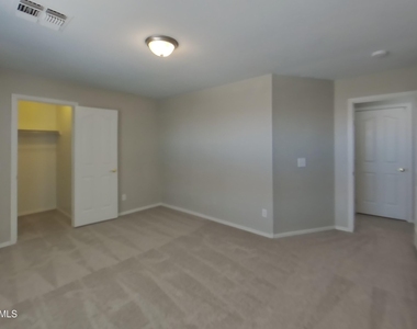 638 W Racine Loop - Photo Thumbnail 12