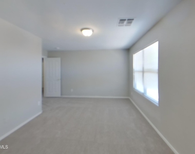 638 W Racine Loop - Photo Thumbnail 13
