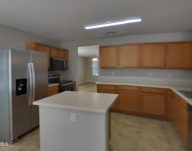 638 W Racine Loop - Photo Thumbnail 5
