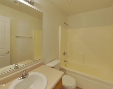 638 W Racine Loop - Photo Thumbnail 15