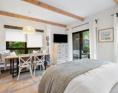 13334 Polo Club Road - Photo Thumbnail 10