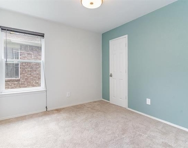 10678 Quest Drive - Photo Thumbnail 16