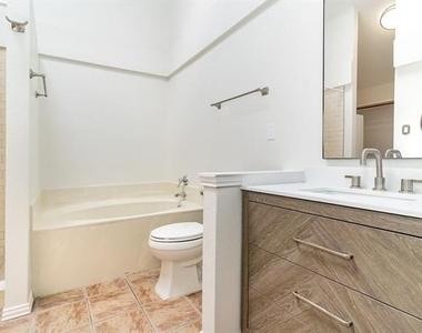 10678 Quest Drive - Photo Thumbnail 14