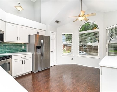 10678 Quest Drive - Photo Thumbnail 7