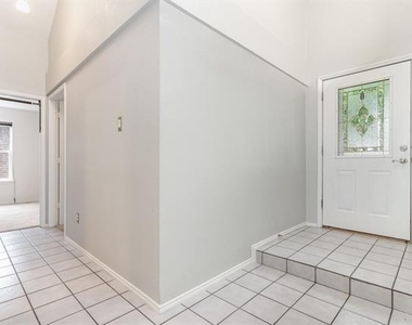 10678 Quest Drive - Photo Thumbnail 3