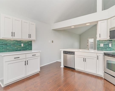 10678 Quest Drive - Photo Thumbnail 10