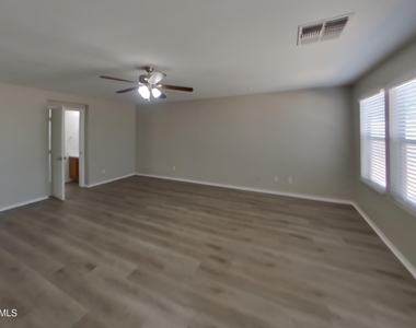 2626 W Spencer Run - Photo Thumbnail 14
