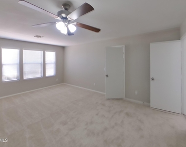 2626 W Spencer Run - Photo Thumbnail 5