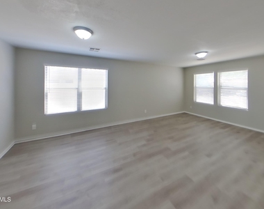 2626 W Spencer Run - Photo Thumbnail 1