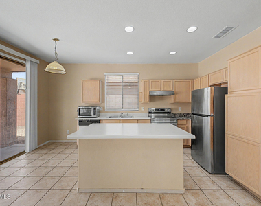 6622 W Golden Lane - Photo Thumbnail 11