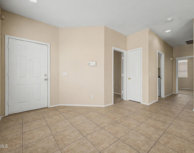 6622 W Golden Lane - Photo Thumbnail 7