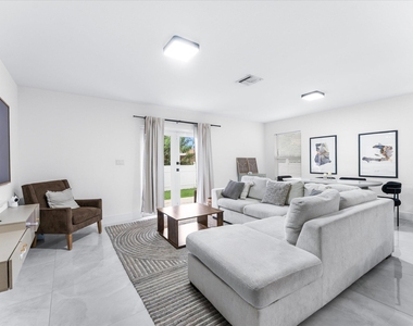 2848 Nw 9th Place - Photo Thumbnail 12