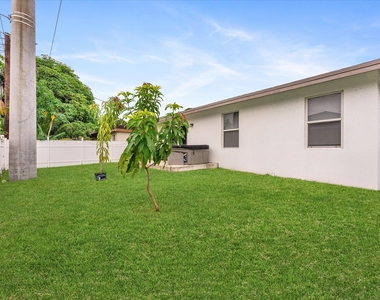 2848 Nw 9th Place - Photo Thumbnail 29