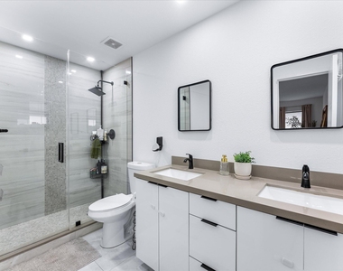 2848 Nw 9th Place - Photo Thumbnail 25