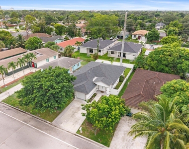 2848 Nw 9th Place - Photo Thumbnail 31