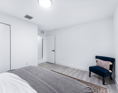 2848 Nw 9th Place - Photo Thumbnail 17