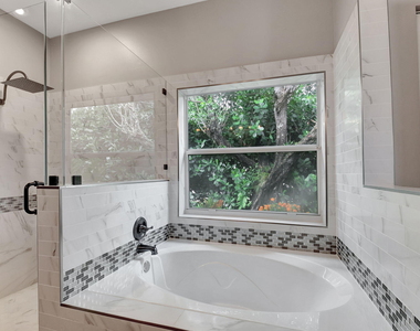 11723 Waterbend Court - Photo Thumbnail 9