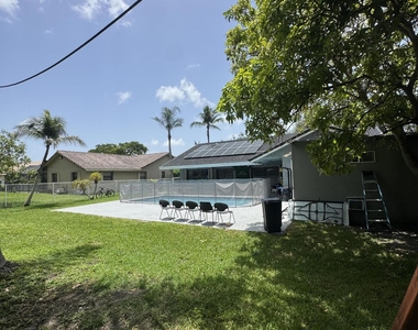 8651 Nw 21st Court - Photo Thumbnail 18