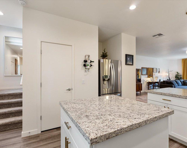 7842 N 20th Glen - Photo Thumbnail 24