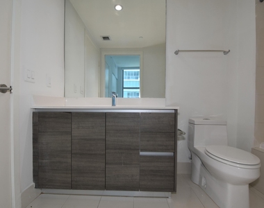 1100 S Miami Avenue - Photo Thumbnail 5