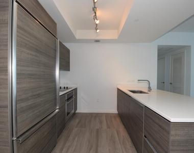 1100 S Miami Avenue - Photo Thumbnail 27