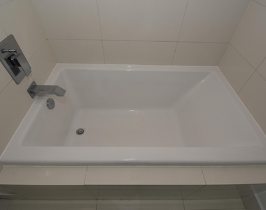 1100 S Miami Avenue - Photo Thumbnail 6