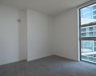 1100 S Miami Avenue - Photo Thumbnail 2