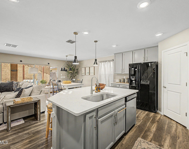 6908 E Peralta Circle - Photo Thumbnail 8