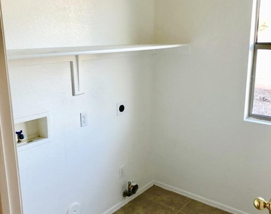 4166 E Sundance Avenue - Photo Thumbnail 13