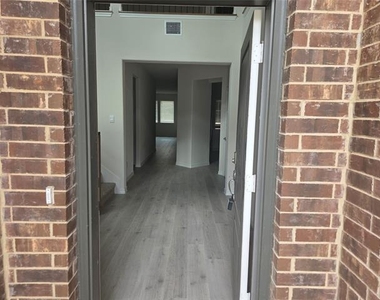 6973 Cothrum Lane - Photo Thumbnail 3