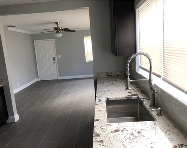 2817 Taylor Street - Photo Thumbnail 5