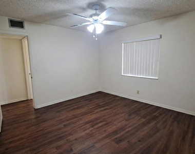 222 Pine Hov Circle - Photo Thumbnail 7