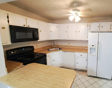 222 Pine Hov Circle - Photo Thumbnail 3
