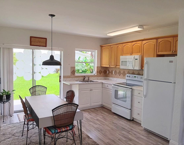 7105 Nw 74th Place - Photo Thumbnail 1