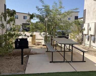 4037 S 12th Street - Photo Thumbnail 30