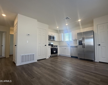 4037 S 12th Street - Photo Thumbnail 4