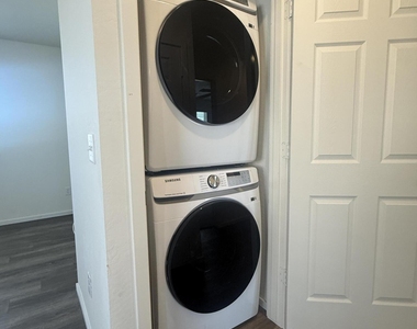 4037 S 12th Street - Photo Thumbnail 12
