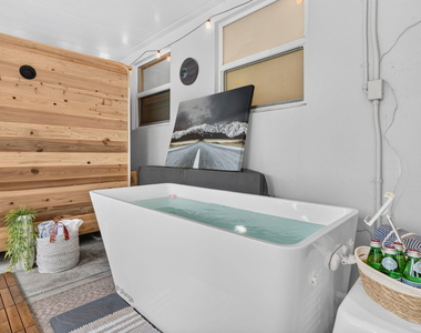 4670 Ne 4th Avenue - Photo Thumbnail 36