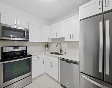 3221 S Ocean Boulevard - Photo Thumbnail 4